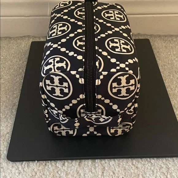 Tory Burch Black and White Cosmetic Bag - Picture 3 of 7